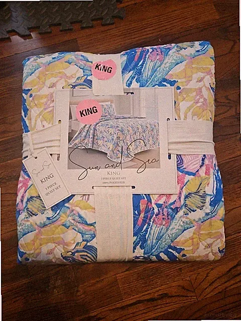 Tropical/Ocean Themed Beautiful Sun and Sea 3-Piece King Quilt Set
