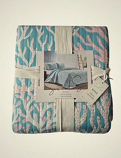 Tropical/Ocean Themed Beautiful Sun & Sea 3-Piece King Quilt Set