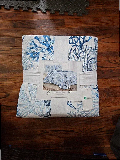 Tropical/Ocean Themed Beautiful Sun & Sea 3-Piece Queen Quilt Set